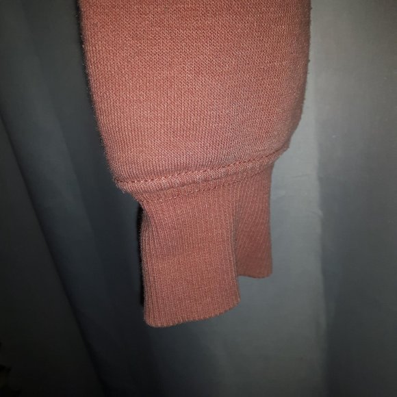 💥3/$25💥 Forever 21 Long Sleeve Crop Top Sweater Shirt Peach Coral size M - Picture 7 of 8